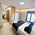 Marista Stylish Apartment - Two-Bedrooms & Comfort
